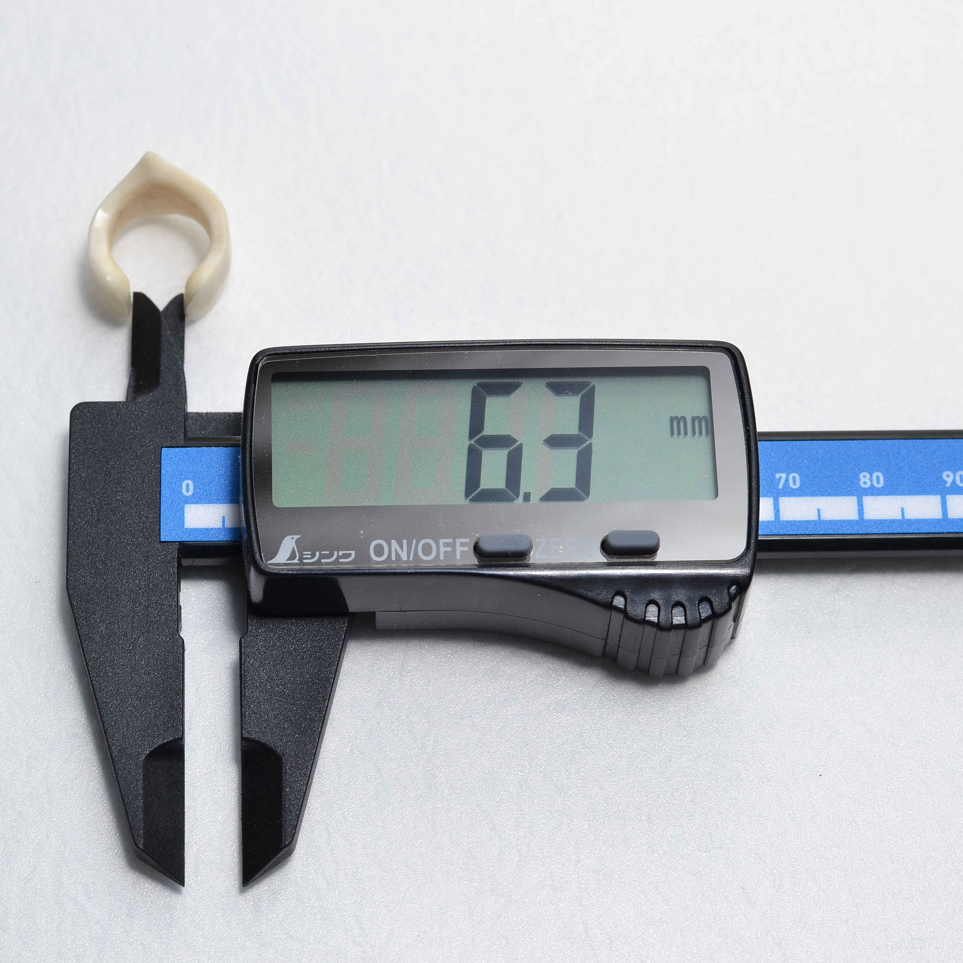 鹿角　イヤーカフ　スター