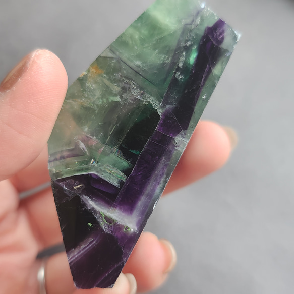 一点物】虹入り✨ フローライト 原石 ポリッシュ ✩.*˚インテリア 