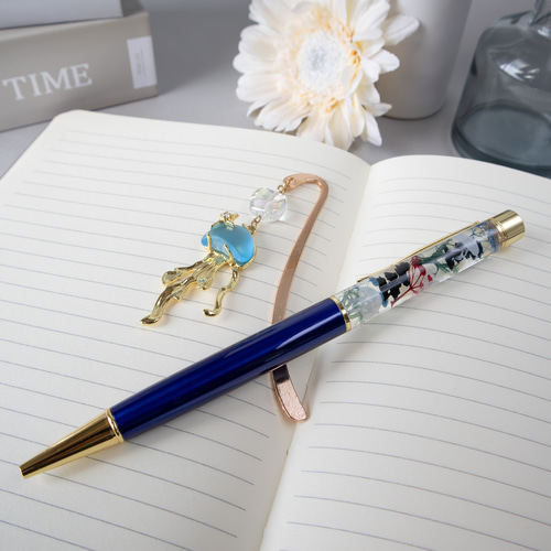 青いクラゲのブックマーカー しおり イニシャルチャーム・誕生石付