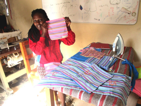 ☘*:フェアトレードのタオルハンカチ   ☘*サバンナの夕日　25㎝サイズ　エシカル製品　♡なめらかで優しい手触り♡　　 8枚目の画像