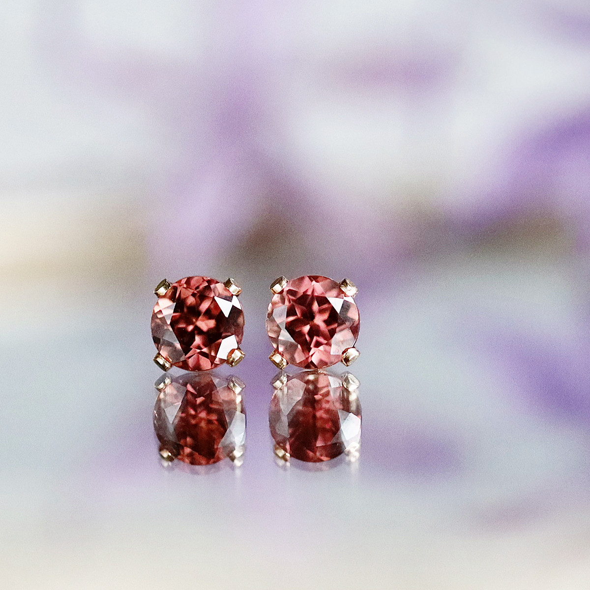 超希少！レディッシュブラウンジルコンのひと粒ピアス｜カラーチェンジ｜限定数｜選べるピアス金具 アレルギー対応