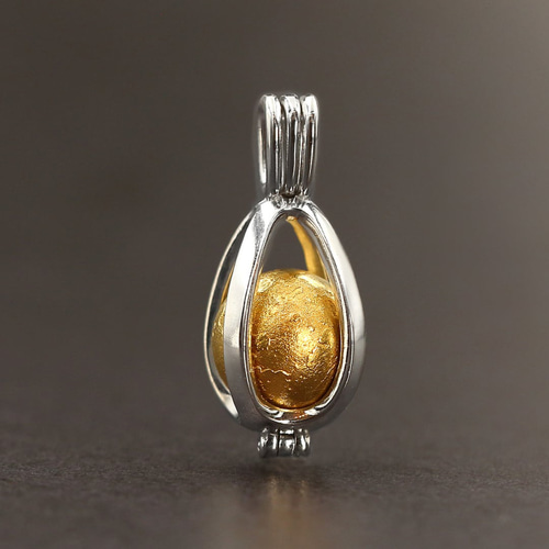 純金 『満月』モチーフ 約1g 小 お守り【JUNGOLD】 立体