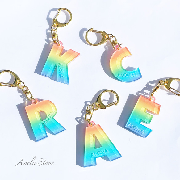 Anuenue イニシャルキーホルダー 1枚目の画像
