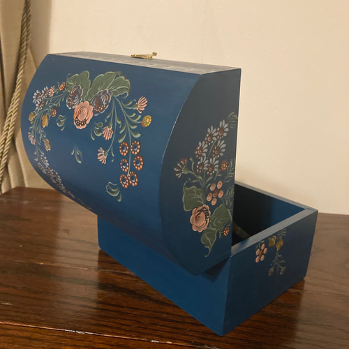 展示商品］宝石箱の様な木製小物入れ✳︎ヨーロピアンペインティング