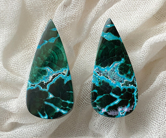 天然石　クリソコラ　エピドート　パイライト　共生　ポイント　906 天然石 クリソコラ エピドート パイライト 共生 ポイント 906