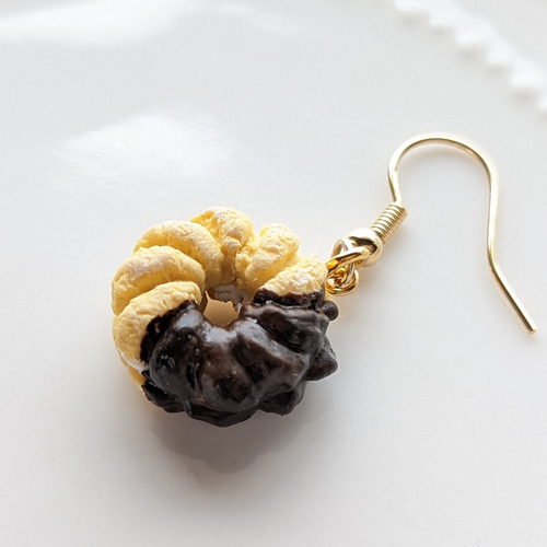 エンゼルフレンチクルーラーピアス ミニチュアフード ミニチュア