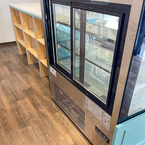 ケーキ屋さん お菓子屋さん向け 冷蔵ショーケースカウンターW2000 かわいいレジカウンター オーダーメイド店舗什器 