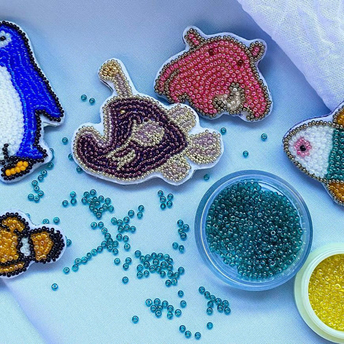 ビーズ刺繍のブローチ☆チョウチンアンコウ ブローチ COCO 通販