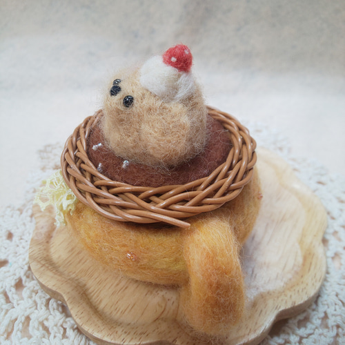 コーヒーカップからひょっこり プードルさん 羊毛フェルト