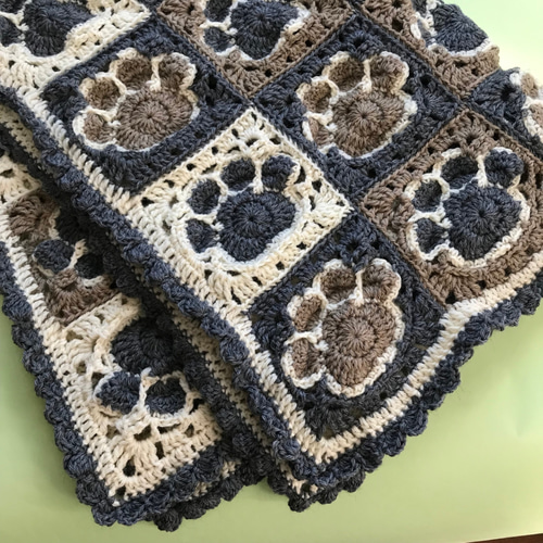 ウール100% 肉球ブランケット☆手編み 編み物 マット インテリア雑貨