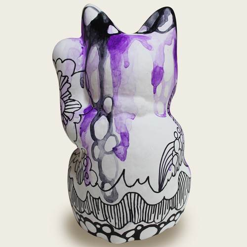 招き猫（紫） 招き猫 カワノ・ナミ 通販 17776878｜Creema(クリーマ)