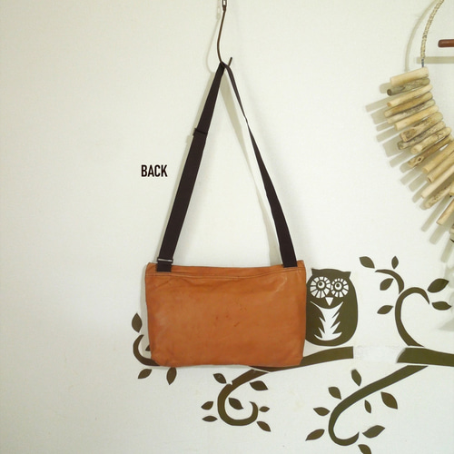 bighug ハイランドレザー スラッシュショルダー○ベジタブルキャメル  