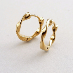 つけっぱなしOK＊ワンタッチフープピアス ひねり サージカルステンレス 316L ゴールド/シルバー 金属アレルギー 1枚目の画像