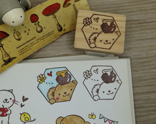 消しゴムはんこNo.102  ミツバチカー 消しゴムはんこNo.102 ミツバチカー