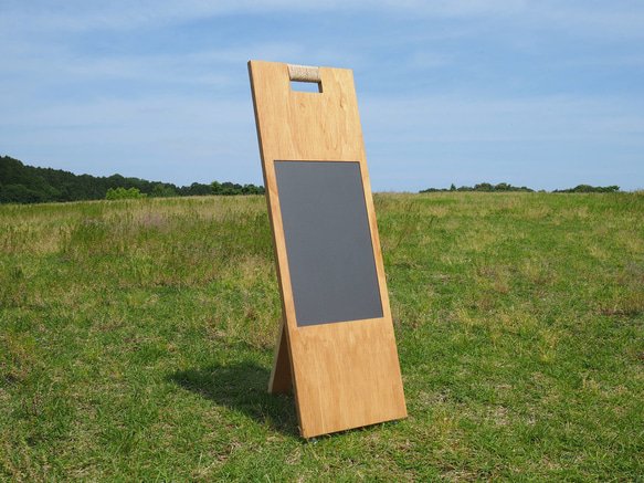 A型看板｜黒板になる・マグネットがくっつく・アジャスター付き・ロゴ名入れ可｜90×30cm 1枚目の画像