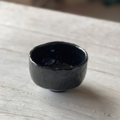 黒楽茶碗　手びねり　作家物　銘あり　抹茶茶碗　陶芸 黒楽茶碗 銘菊露 – 石川県七尾美術館