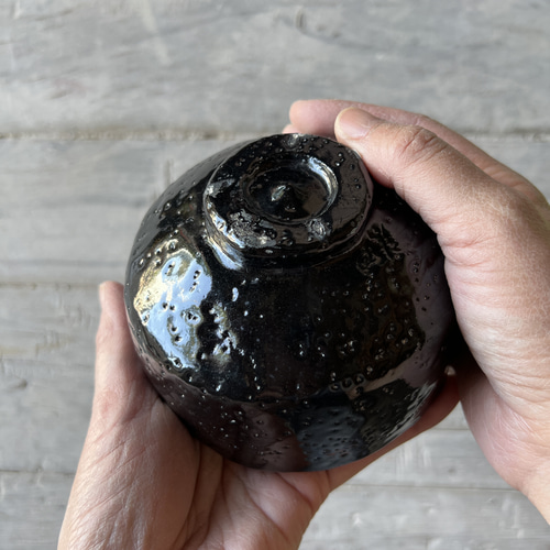黒楽茶碗　手びねり　作家物　銘あり　抹茶茶碗　陶芸 Amazon.co.jp: 黒楽茶碗 手びねり 作家物 銘あり 抹茶茶碗 陶芸