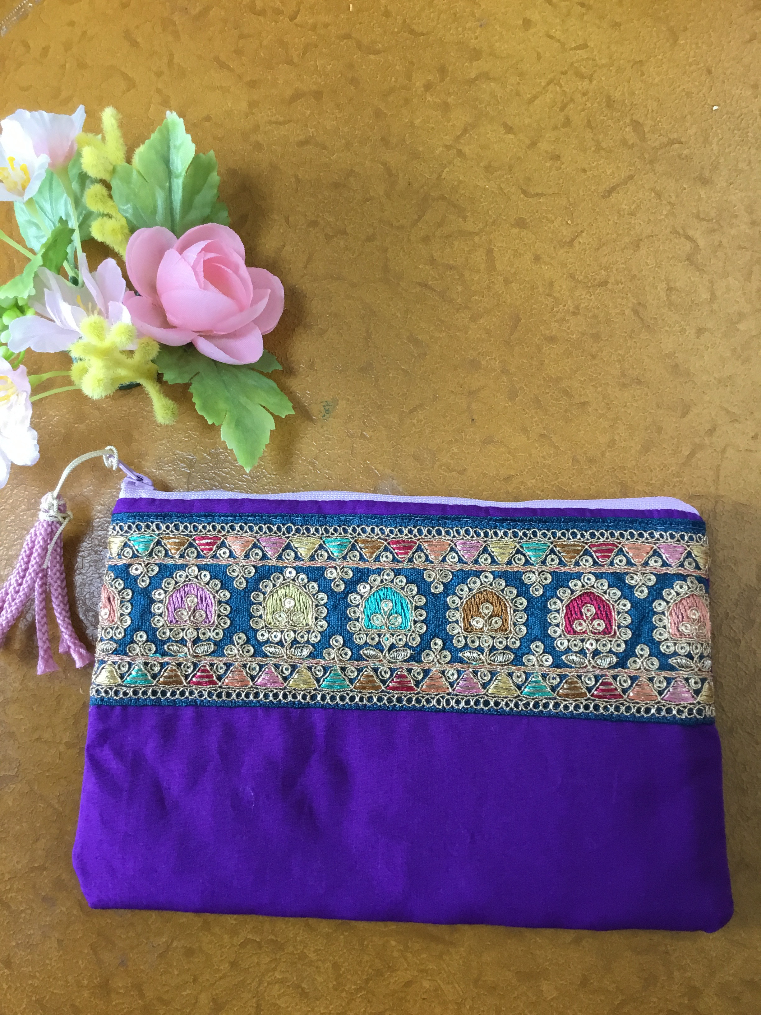 インド刺繍生地　ポーチ 数量限定【12㌢】好きを集めたインド刺繍ポーチ 片面 ファスナー