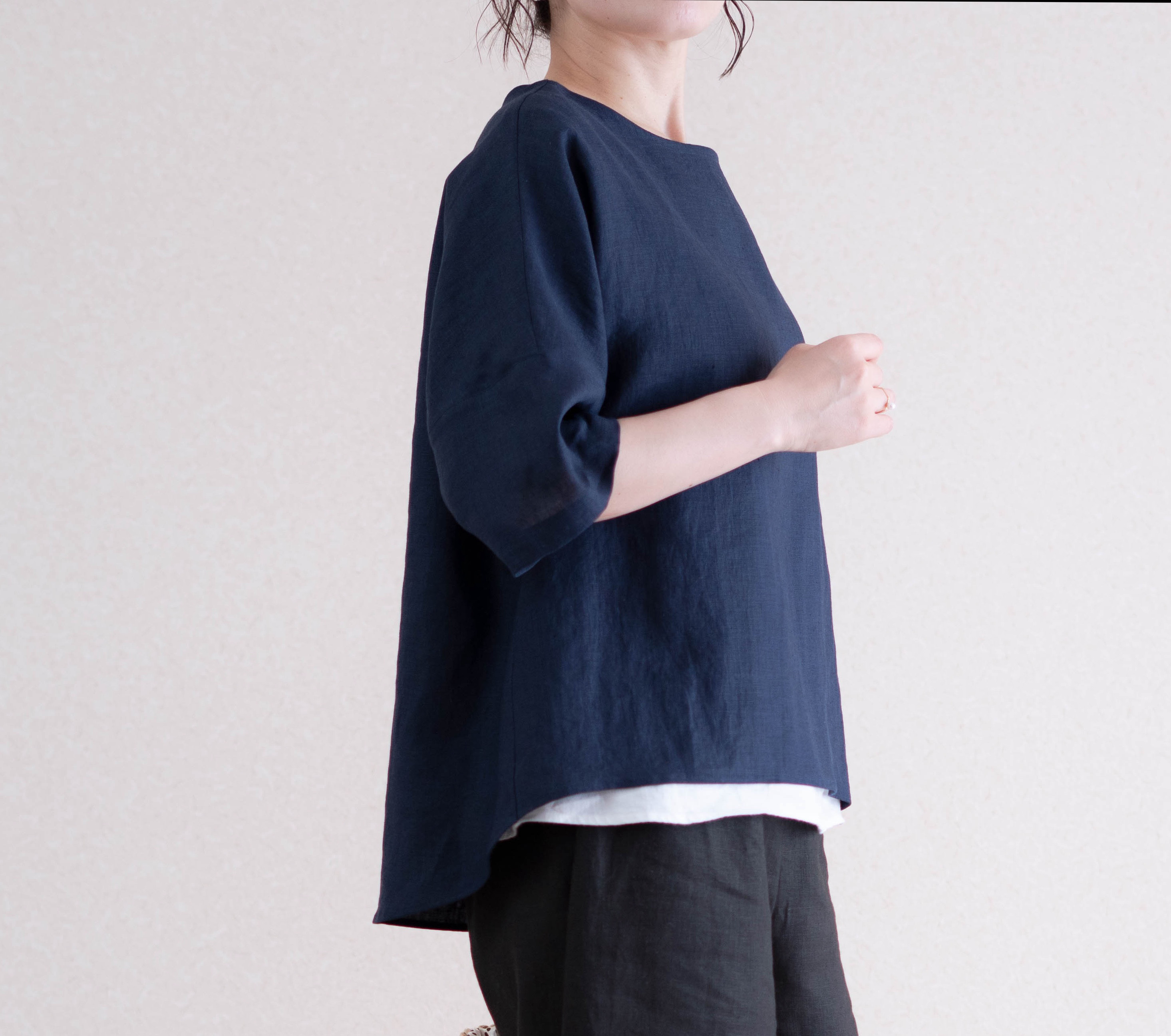 毎日着たい！極上の着心地　リネンのゆるっとドルマンスリーブTシャツ　ネイビー　5分丈〜半袖　吸湿速乾　機能的　接触冷感