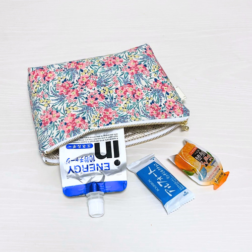 保冷ポーチ大＊リバティLIBERTY＊黄色＊保冷剤＊夏場は1つある