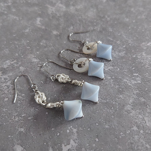 希少！レア素材アフリカンブルーオパールピアス イヤリング