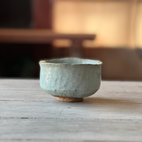 藁灰釉茶碗 0060 抹茶茶碗 手捻り 陶器 白 手びねり 半筒 筒形 貫入