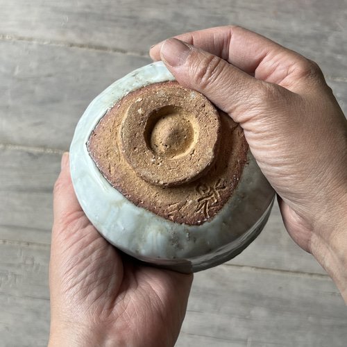 藁灰釉茶碗 0060 抹茶茶碗 手捻り 陶器 白 手びねり 半筒 筒形