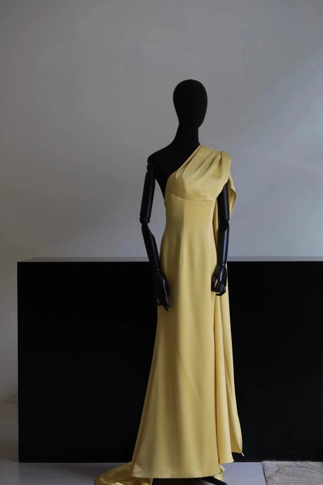 ベストセラー！aライン　見えシルエット　上質なドレス　ワンショルダー　音楽会お呼ばれ二次会/披露宴パーティードレス前撮り