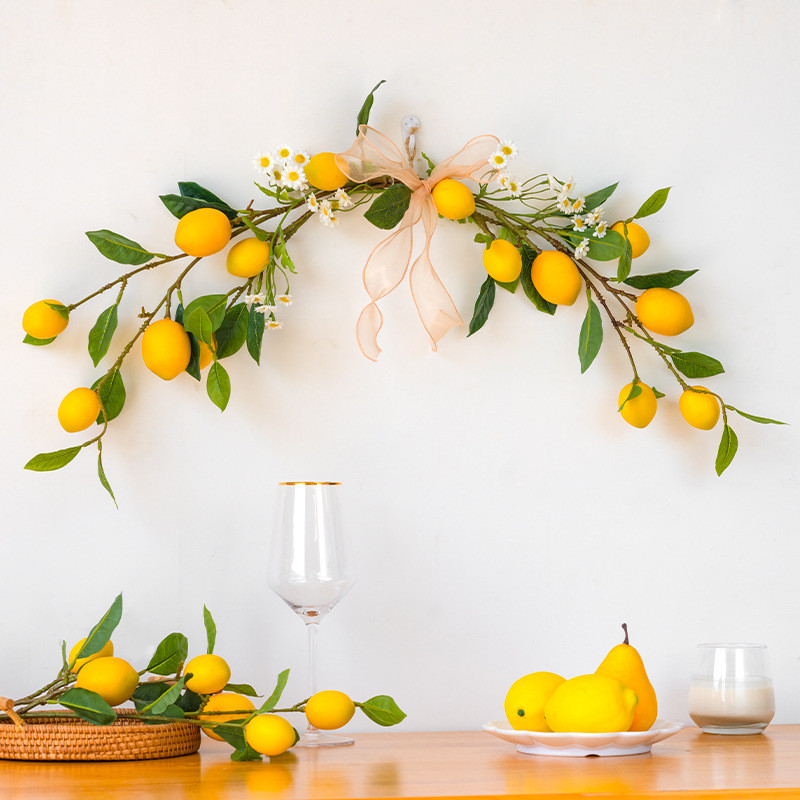小さな新鮮な人工レモンカモミールの壁掛け緑の植物観賞用花、つる植物パイプ、シェードペンダント、花輪、造花
