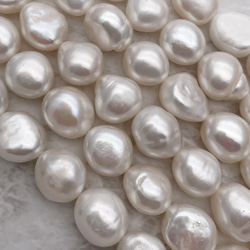 すんごく大きいごろごろバロック淡水パール 超大粒 本真珠 変形 11mm 12mm 13mm 半連20cm ルース 3枚目の画像