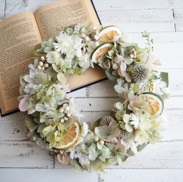 紫陽花とライムのグリーンリース＊23センチ ホワイト&グリーン リース