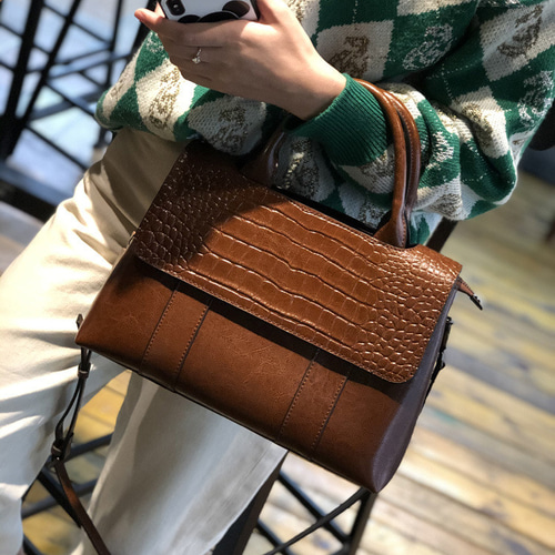 クロコダイル柄デザイン※斜ショルダーバッグ※手持ちバッグ クロコダイル柄デザイン※斜ショルダーバッグ※手持ちバッグ