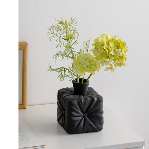 シンプルで創造的なセラミック花瓶の装飾リビングルームフラワー