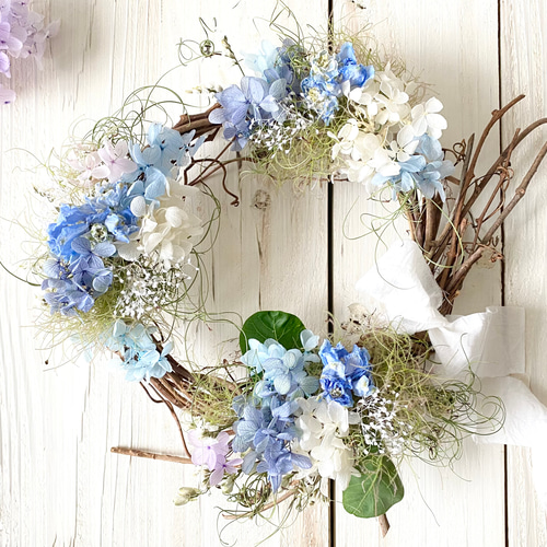 スモークツリーと青いお花のドライフラワーリース スモークツリーと