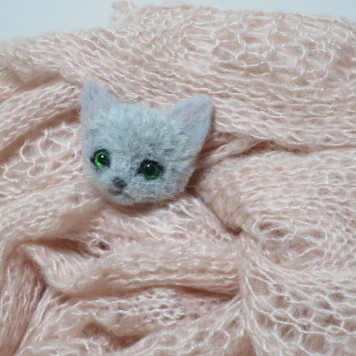 羊毛フェルト 猫 ロシアンブルー 毛糸 ぽんぽん ブローチ 羊毛フェルト 