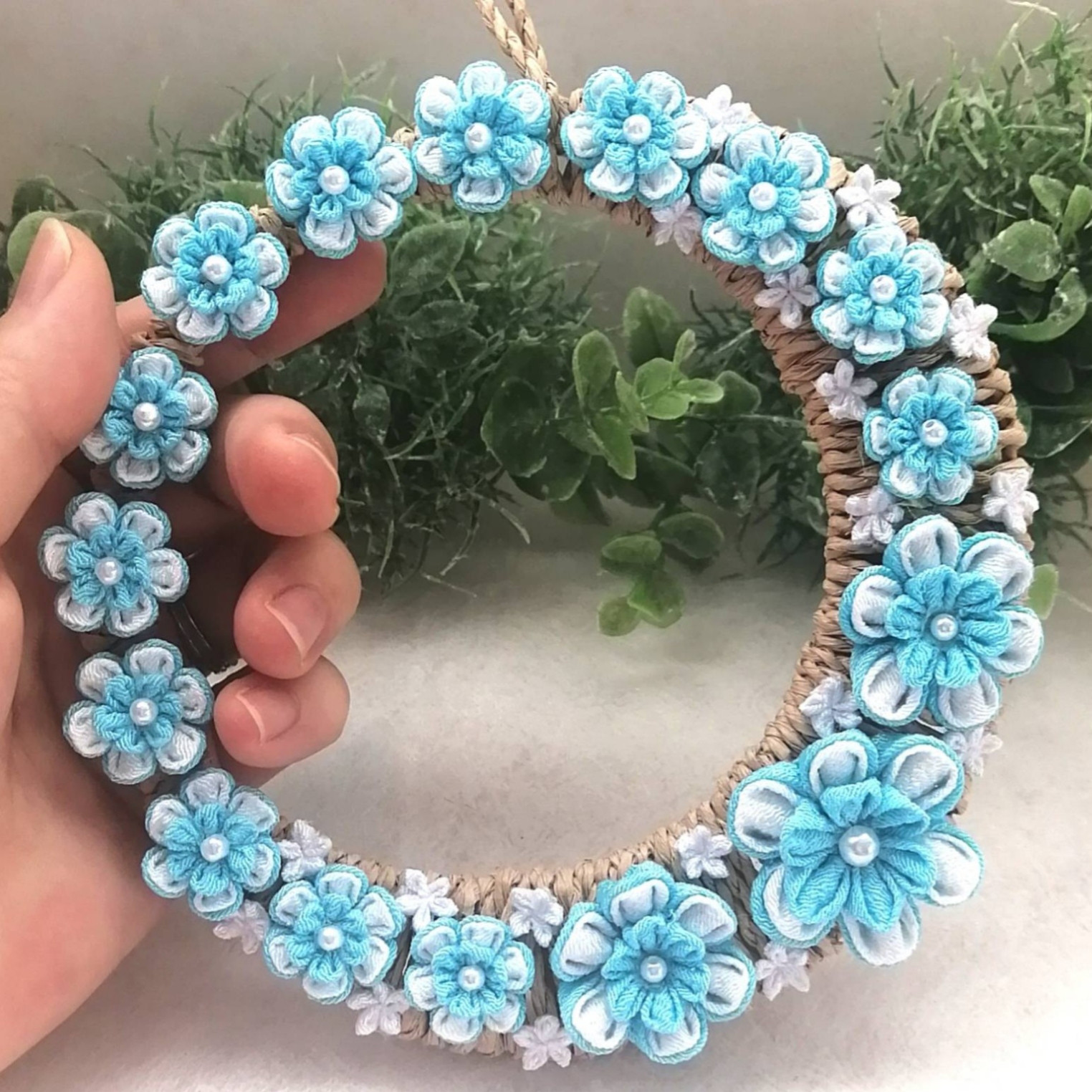 ♡三日月リース♡　つまみ細工　壁飾り　１点限り