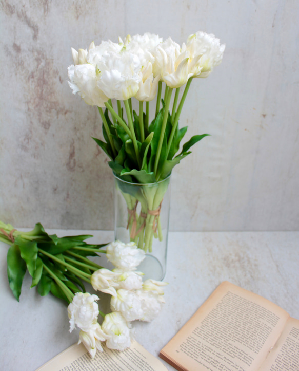 【リアル造花】パーロット咲きチューリップ5輪のナチュラルブーケ【ホワイト】 4枚目の画像
