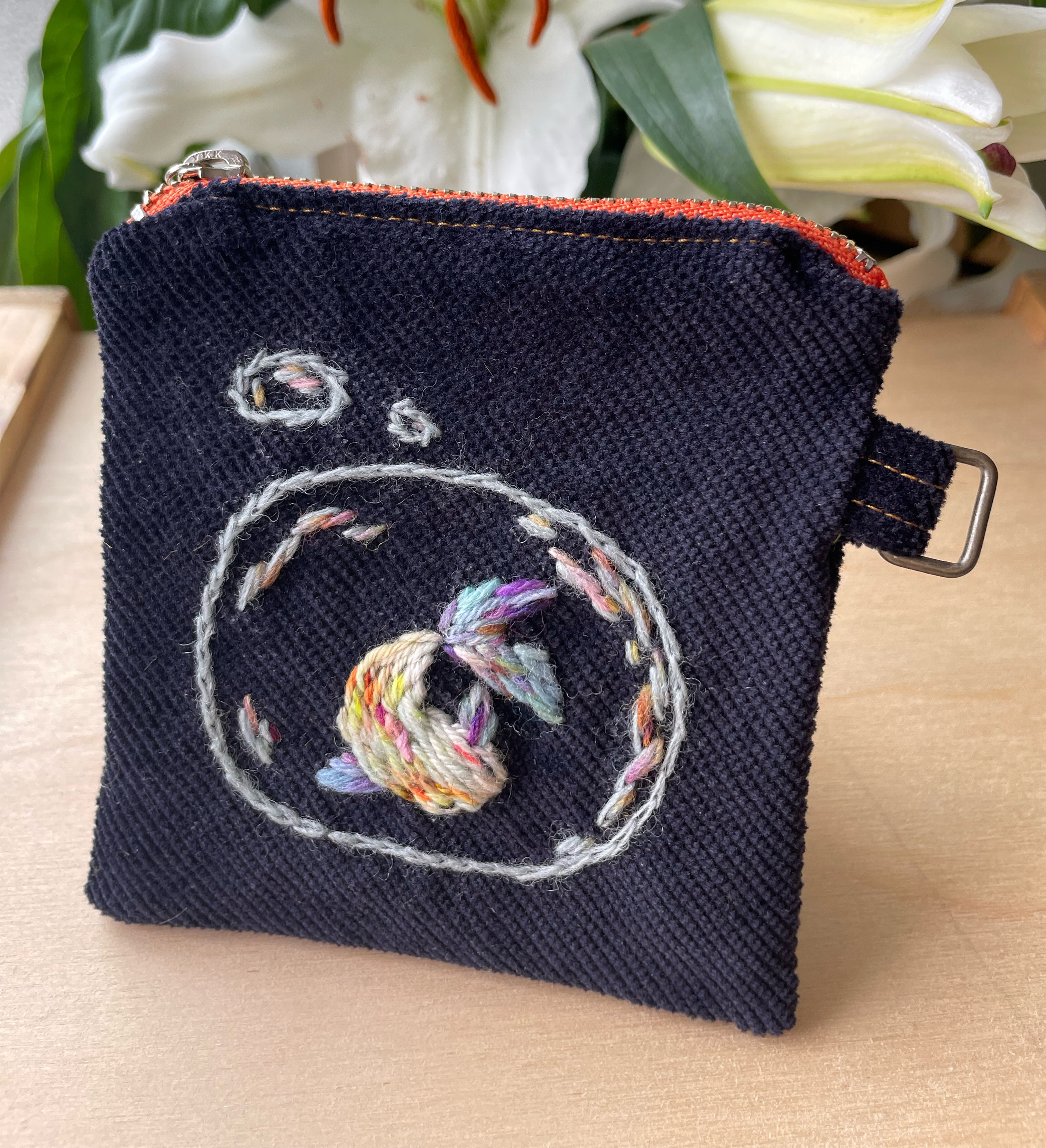 毛糸刺繍ファスナーポーチ ミニポーチ ウール 刺繍 ミニ財布