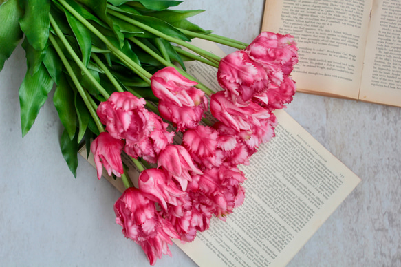 【リアル造花】パーロット咲きチューリップ5本ナチュラルブーケ【ローズレッド】 6枚目の画像