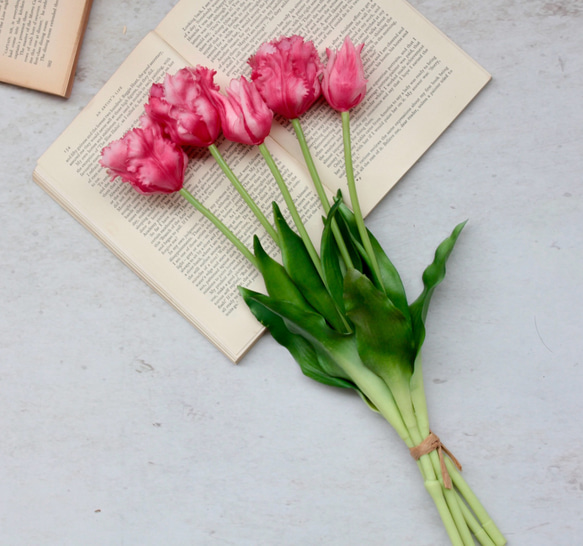 【リアル造花】パーロット咲きチューリップ5本ナチュラルブーケ【ローズレッド】 1枚目の画像