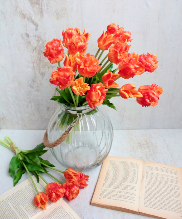 【リアルな触り心地】まるで生花のような瑞々しさ|パーロットチューリップブーケ|アーティフィシャルフラワー【オレンジ】 5枚目の画像