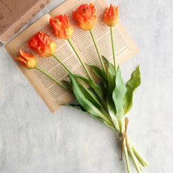 【リアルな触り心地】まるで生花のような瑞々しさ|パーロットチューリップブーケ|アーティフィシャルフラワー【オレンジ】 2枚目の画像