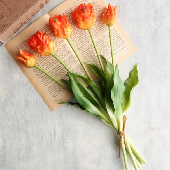【リアルな触り心地】まるで生花のような瑞々しさ|パーロットチューリップブーケ|アーティフィシャルフラワー【オレンジ】 2枚目の画像