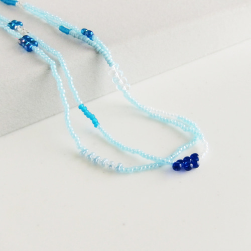 ビンテージ　アクアブルービーズのネックレス ビンテージ アクアブルービーズのネックレス