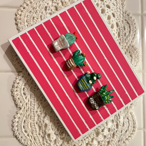 サボテンのキャンバスアート 陶器 壁掛け 置物 レッド ピンク 植物