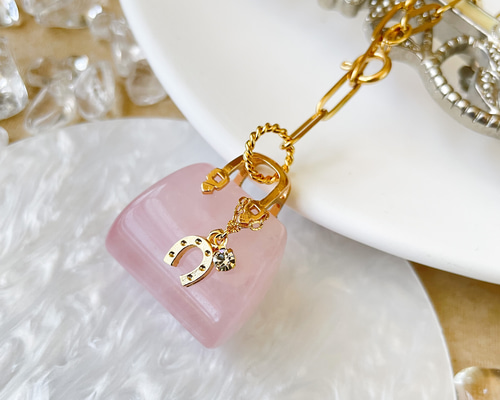 ころんと可愛い♡ローズクォーツのバッグ型ネックレス（ステンレス