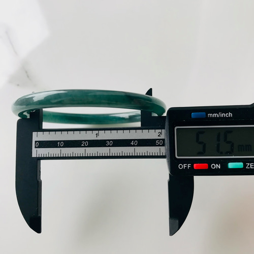 B310-0110] ジェイド JADE ヒスイ 本翡翠 バングル グアテマラ産