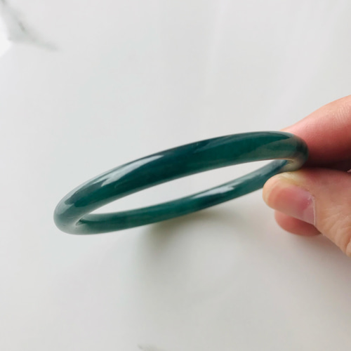 本翡翠バングル　グァテマラ産　氷種　お買い得　可愛い 本翡翠バングル グァテマラ産 氷種 お買い得 一点物 | FARBE