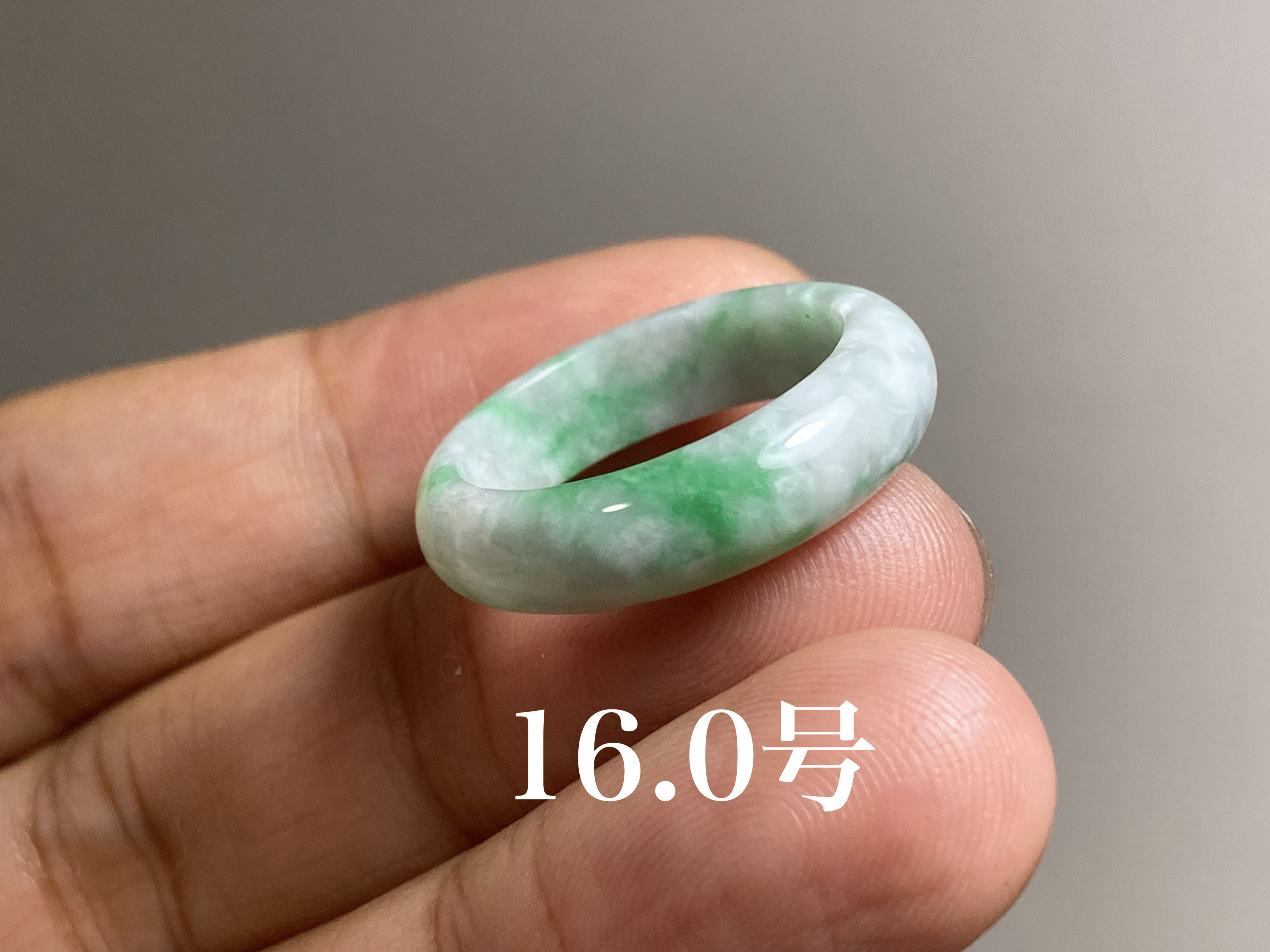 L6-159 美品 白底陽緑 16.0号 ミャンマー産天然 A貨 本翡翠