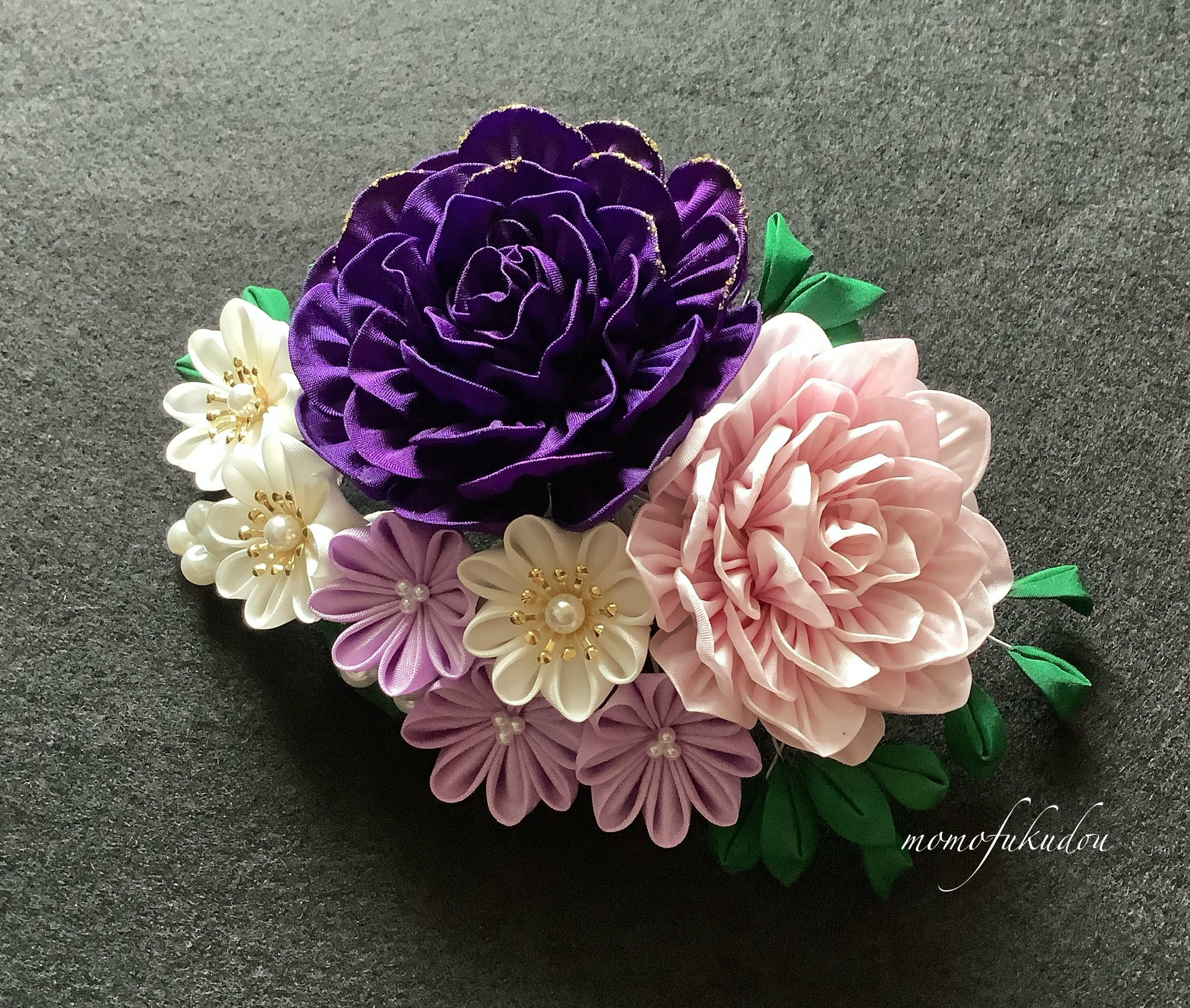 成人式  卒業式　つまみ細工の髪飾り